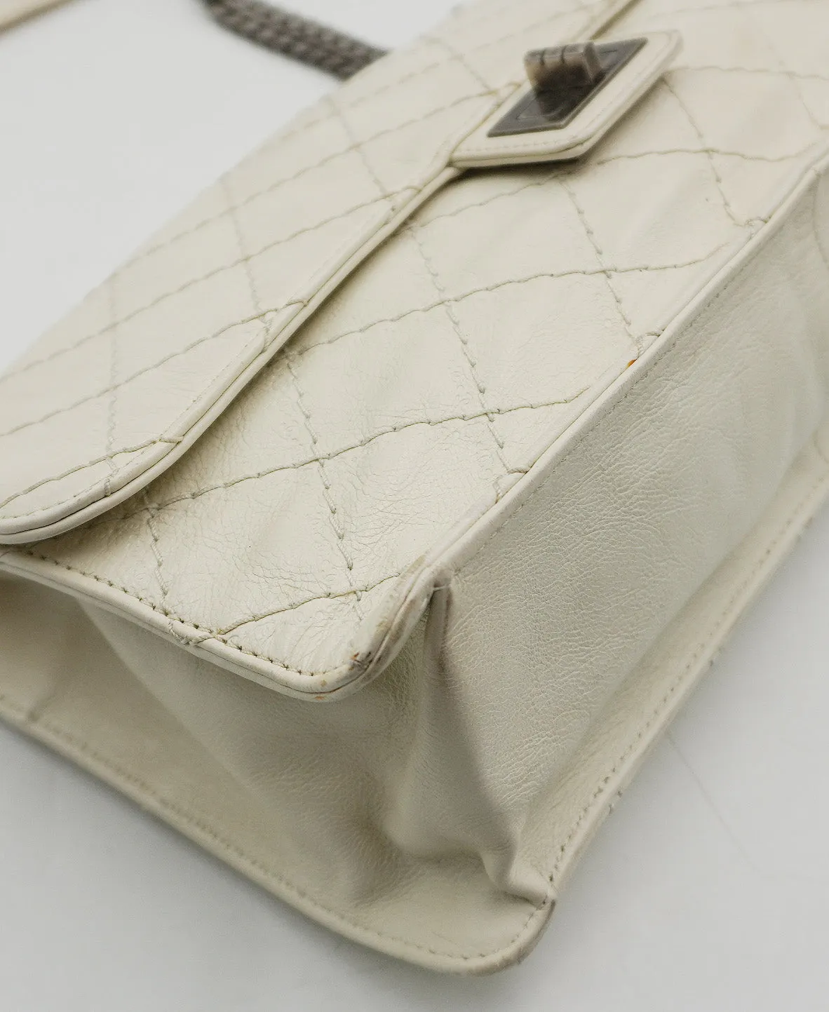 2.55 Classic Flap Shoulder Bag White