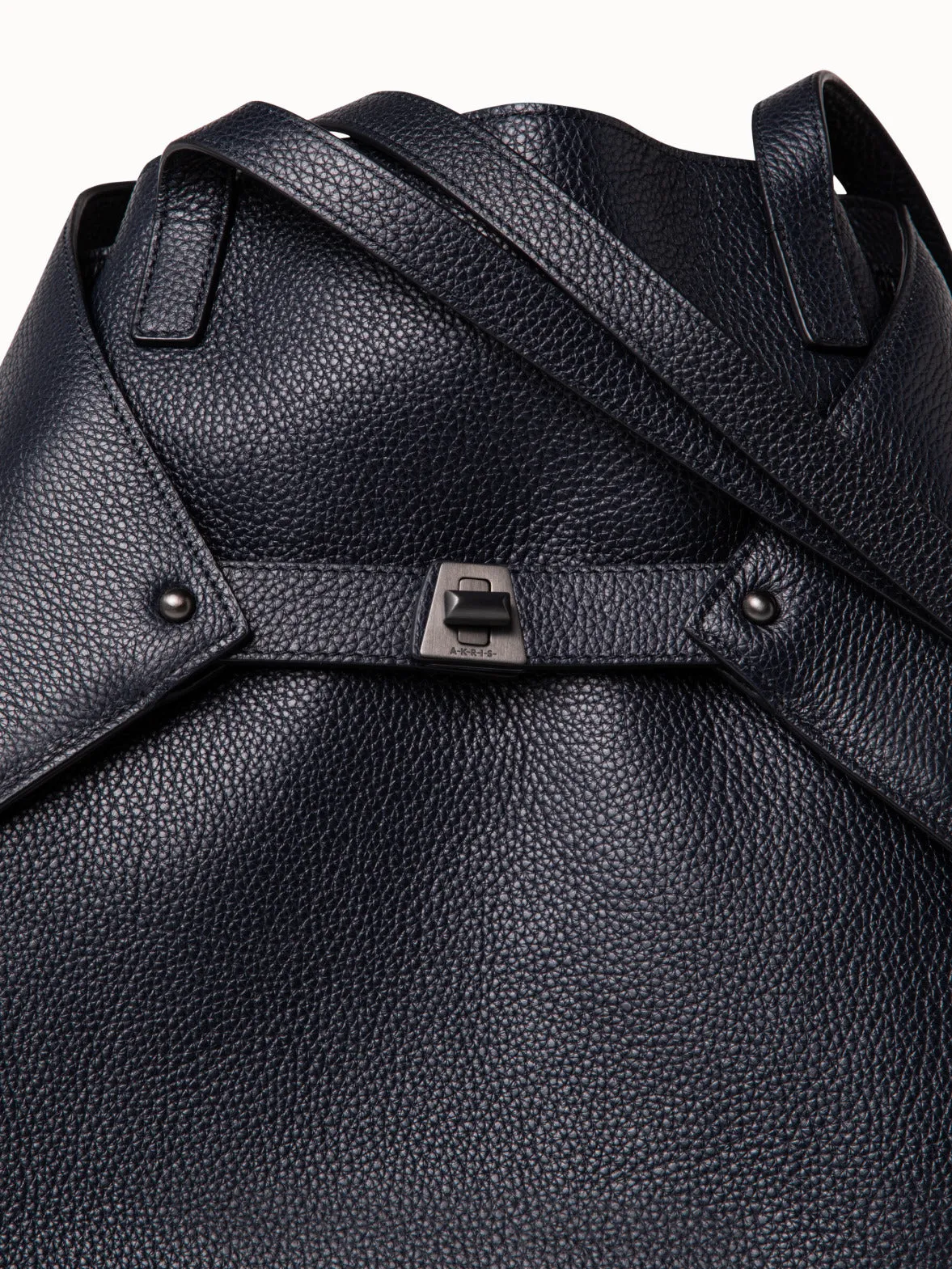 Ai Medium Shoulder Tote