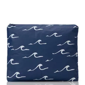 Seaside Max Pouch / White & Navy